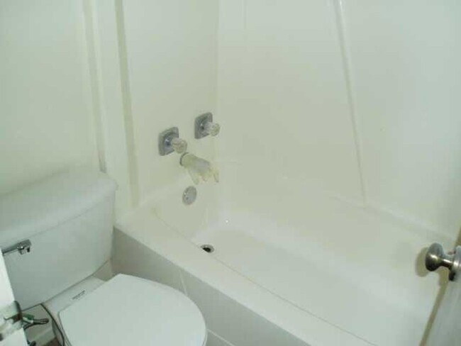 Building Photo - Cottonwood