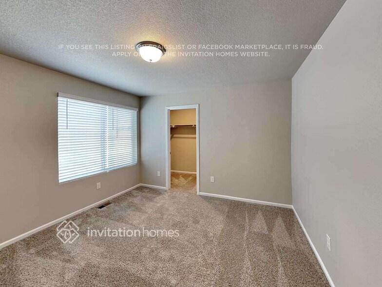 Building Photo - 11207 House Finch Ln