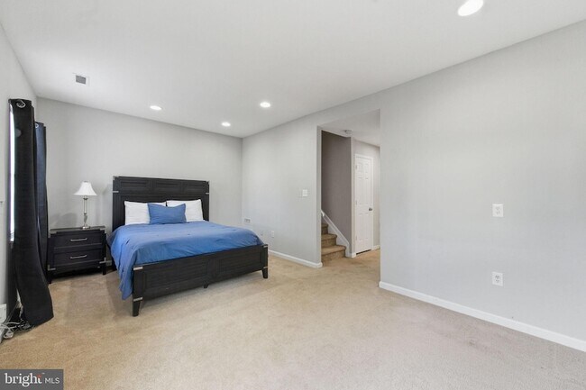 Building Photo - 11170 Hamlet Ct