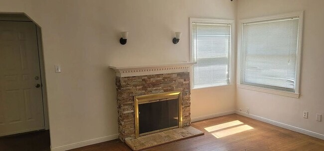 Building Photo - Home for rent in Curtis Park