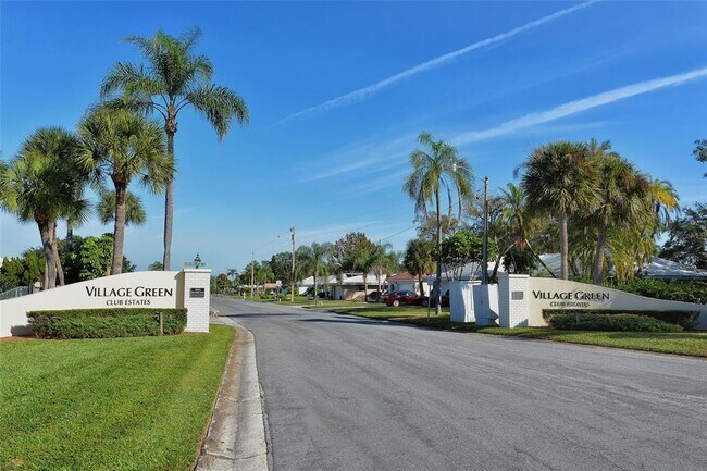 Building Photo - 3507 Pinecrest St