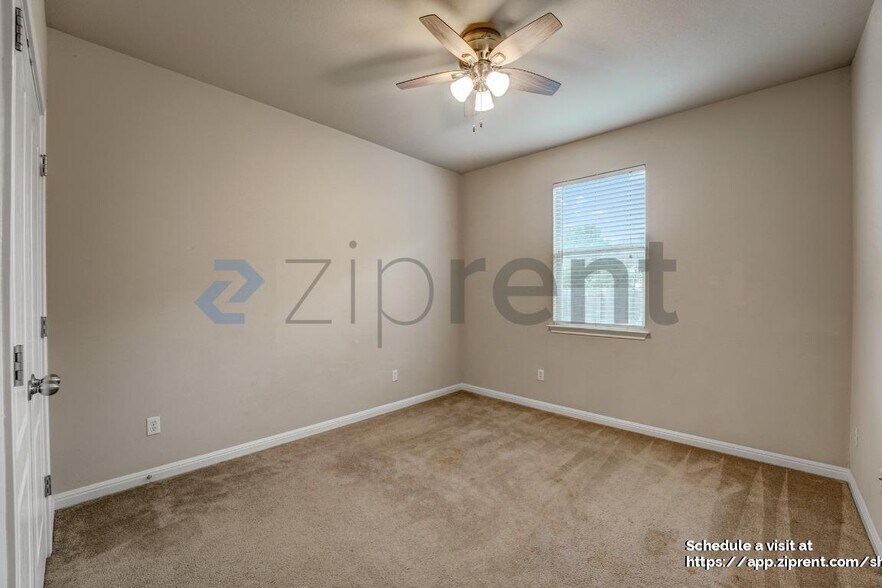 Building Photo - 706 Green Vista Ct