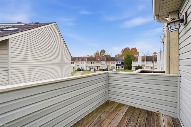 Building Photo - 710 Waters Dr