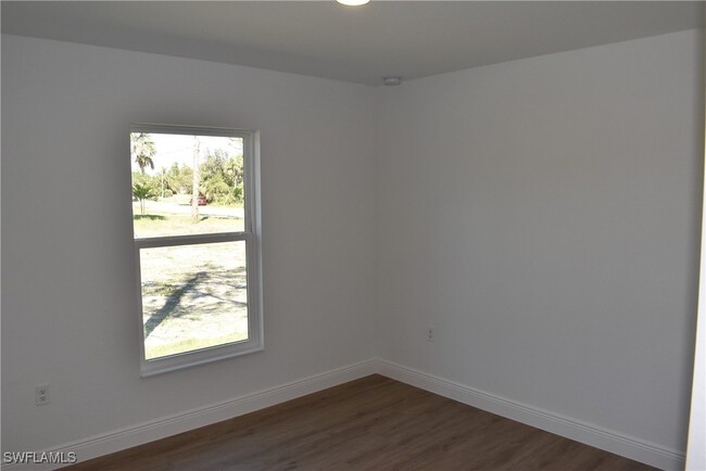 Building Photo - 4553 Midland St