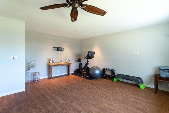 Living Room - 2040 W Cambridge Ave