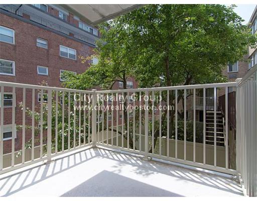 Building Photo - 123 Sewall Ave