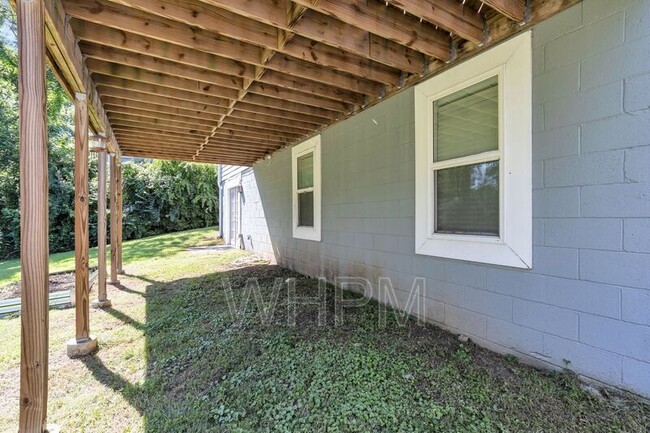 Building Photo - 3821 Sentinel Dr