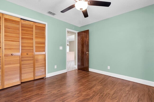 Building Photo - 3235 Hillsdale Ave