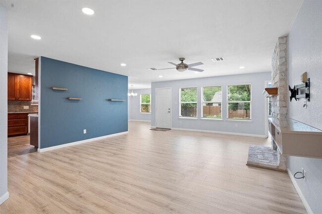 Building Photo - 1408 Deer Ledge Trail