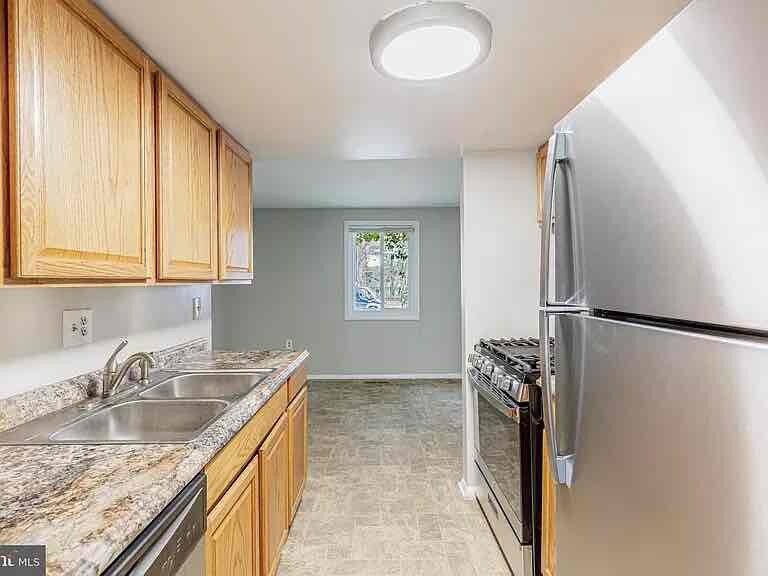 Building Photo - 5460 Endicott Ln