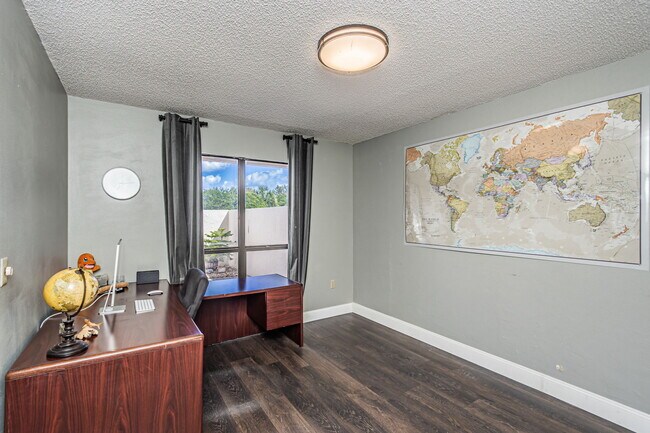 Building Photo - 123 Colony S Dr