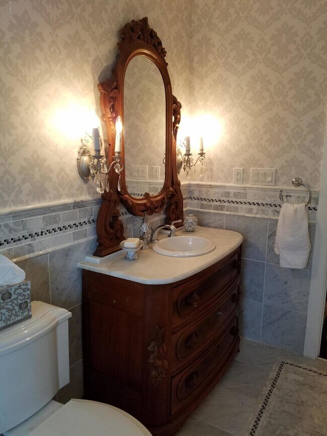 Building Photo - 212 St Johns Ave