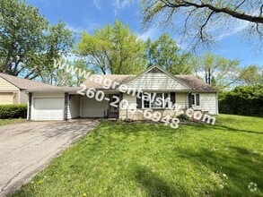 Building Photo - 3 Bedroom House