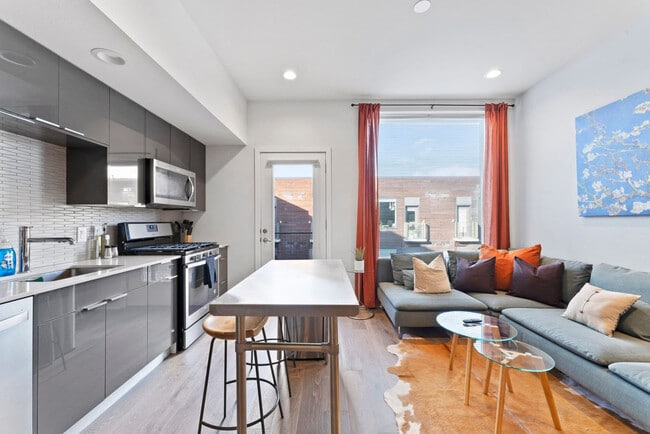 Building Photo - 1800 E 4th St