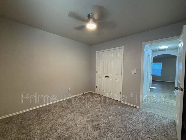 Building Photo - 10333 E 112th St S