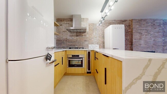 Building Photo - 33 Crosby St