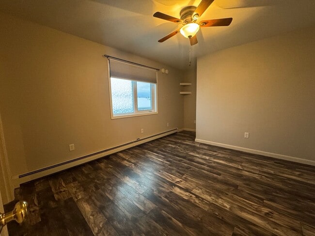 Building Photo - 2 story 3 bd 1.5 bath townhouse in Lavelle...