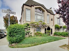 Building Photo - Spacious Four Bedroom Home in Lone Mountain