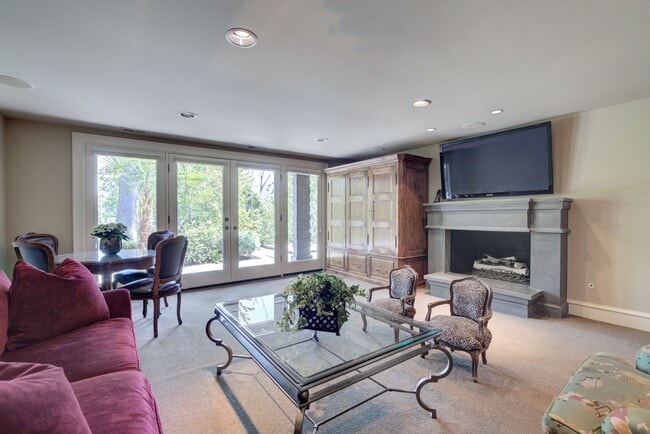 Building Photo - 5bd/4ba Medina Home