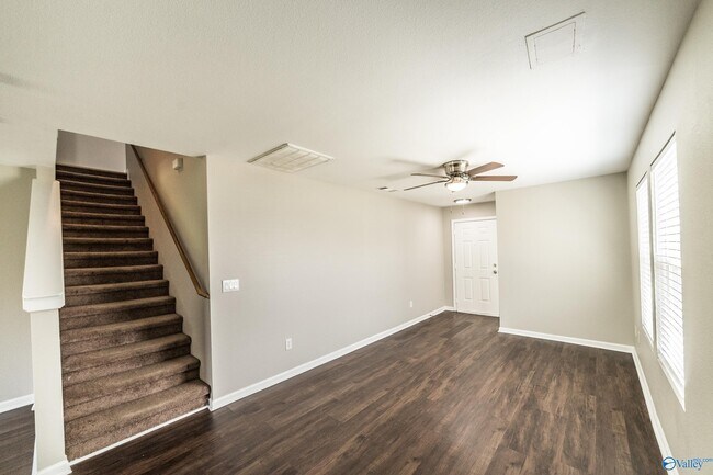 Building Photo - 217 Whitestone Dr NE