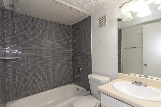 Building Photo - 1607 Onion Creek Village Dr