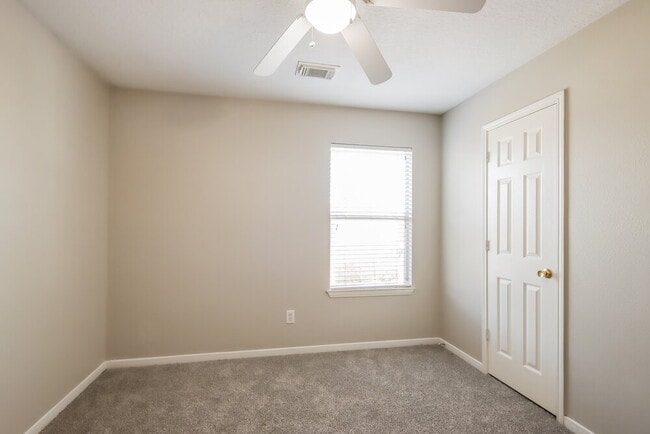 Building Photo - 12327 Landsdown Ridge Way