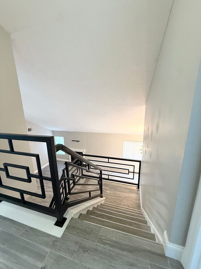 Building Photo - 621 Landings Pl
