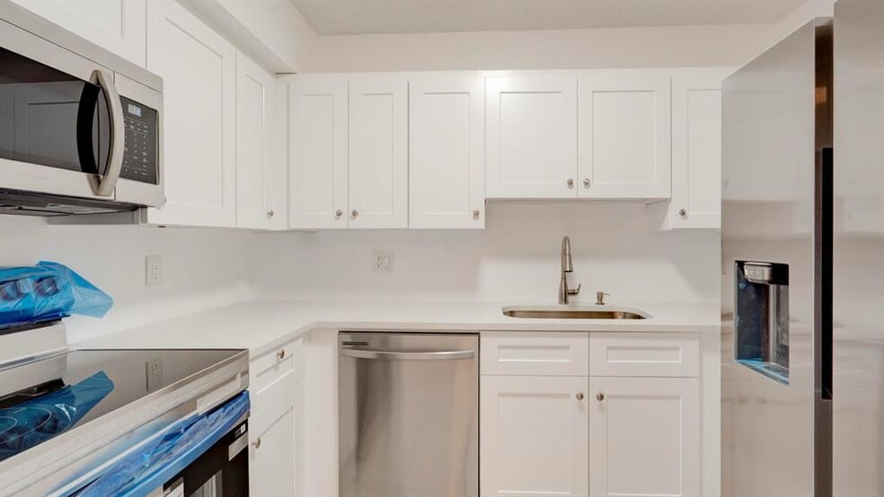 Building Photo - 3201 Coral Ridge Dr