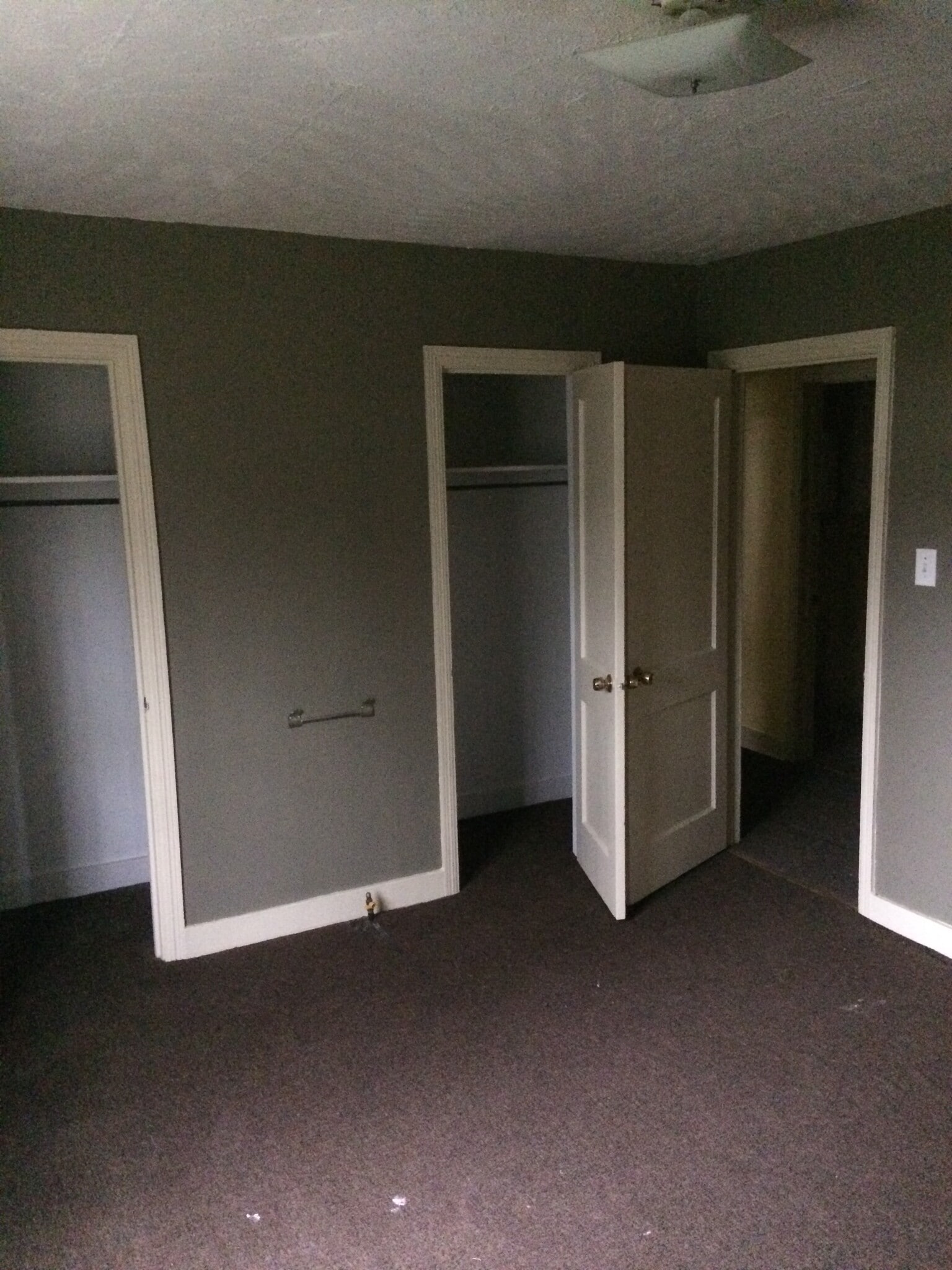 Front bedroom entry - 375 Columbus St