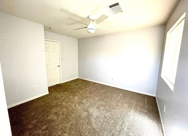 Building Photo - 5302 Doble Aguila Way