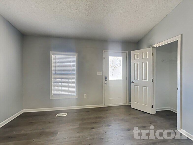 Building Photo - 5130 Daffodil Ln