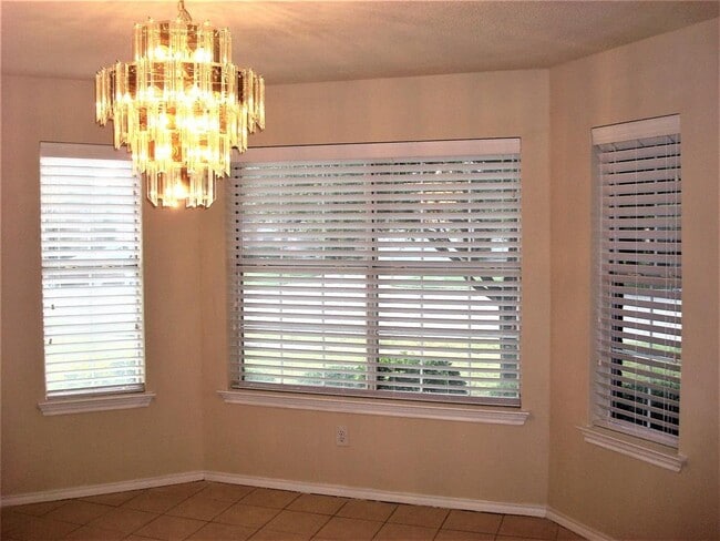 Building Photo - 318 Nita Ln