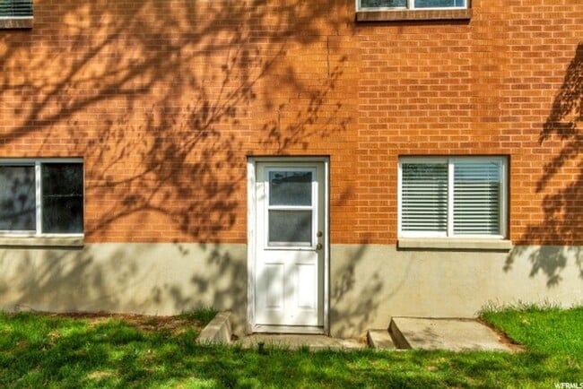Building Photo - Charming 4BR House in Bountiful