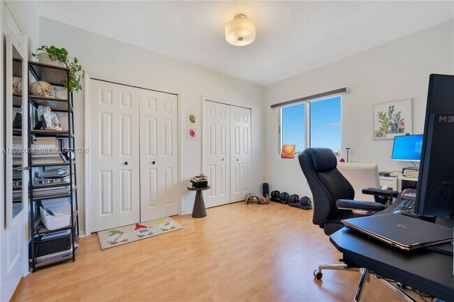 Building Photo - 3500 Coral Wy