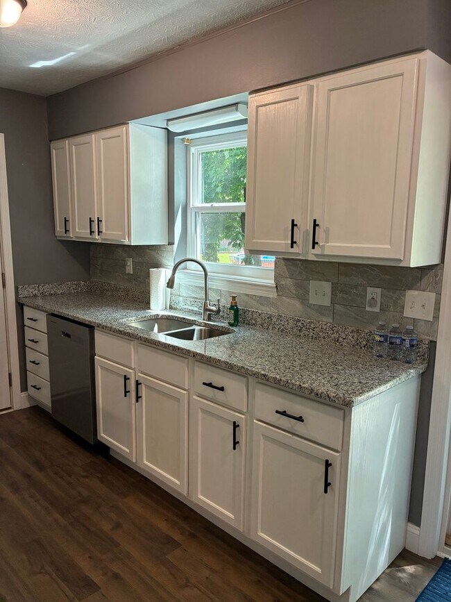 Building Photo - 964 Timberwood Dr