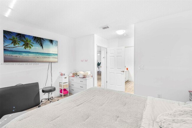 Building Photo - 1144 NW 125th Path