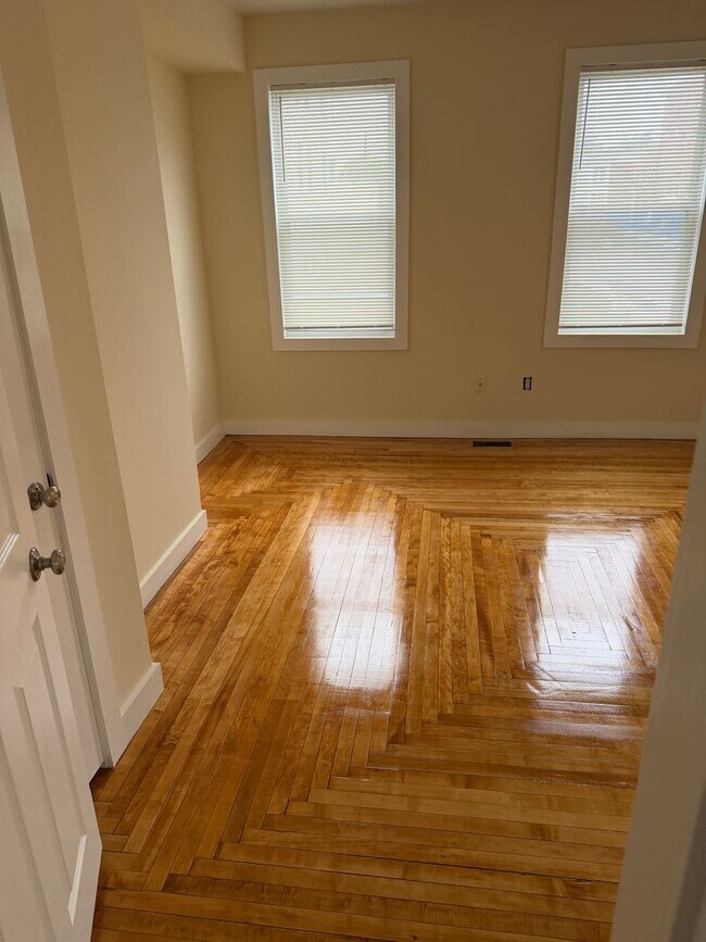 Building Photo - Carter Realty Trust - 9 Fifth
