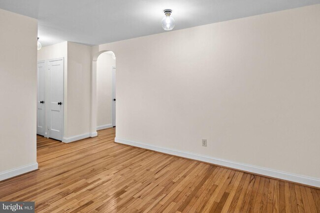 Building Photo - 500 E Lancaster Ave
