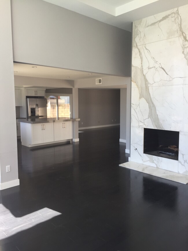 Building Photo - 1636 Castlehill Ct
