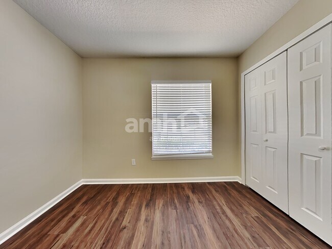 Building Photo - 8227 Stelling Dr