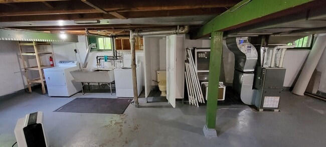 Building Photo - AVAILABLE  - 4 Bed 1 Bath on London Road