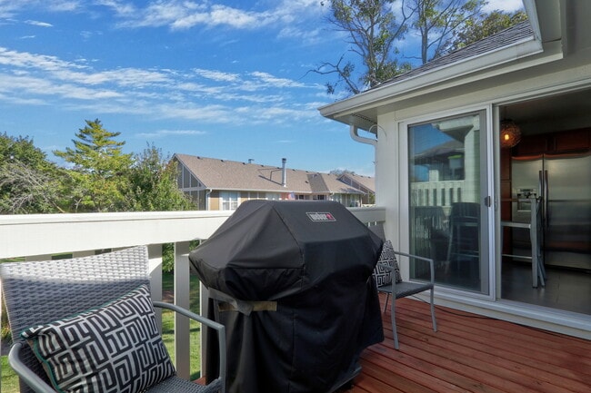 Building Photo - 215 Coventry Cir