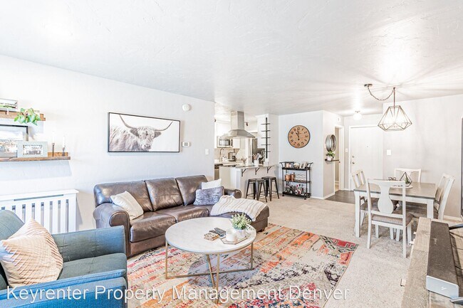 Building Photo - 2 br, 1 bath House - 700 N Washington St #207