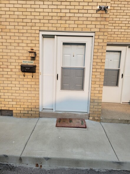 Building Photo - 4971 W 16th St