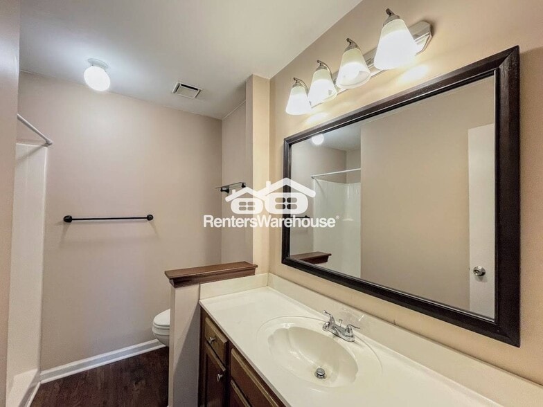 Building Photo - 521 Brisa Dr