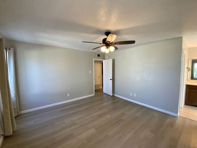 Building Photo - 4 Bedroom with Office Single Story Home Av...