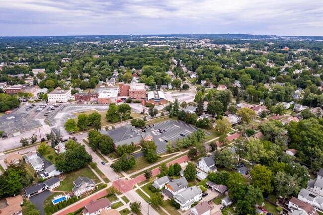 Building Photo - 679 Washington St