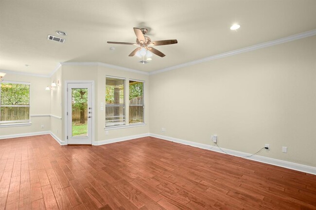Building Photo - 6708 Menchaca Rd