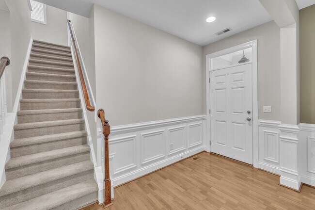 Building Photo - 3 Bedroom Home in Austin Creek! 2 Car Gara...