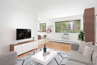 1-BR/1BA Living Area - 515 W. Barry